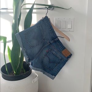 Vintage Levi’s shorts size 31